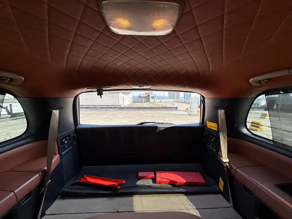 Toyota Sequoia — миниатюра 14