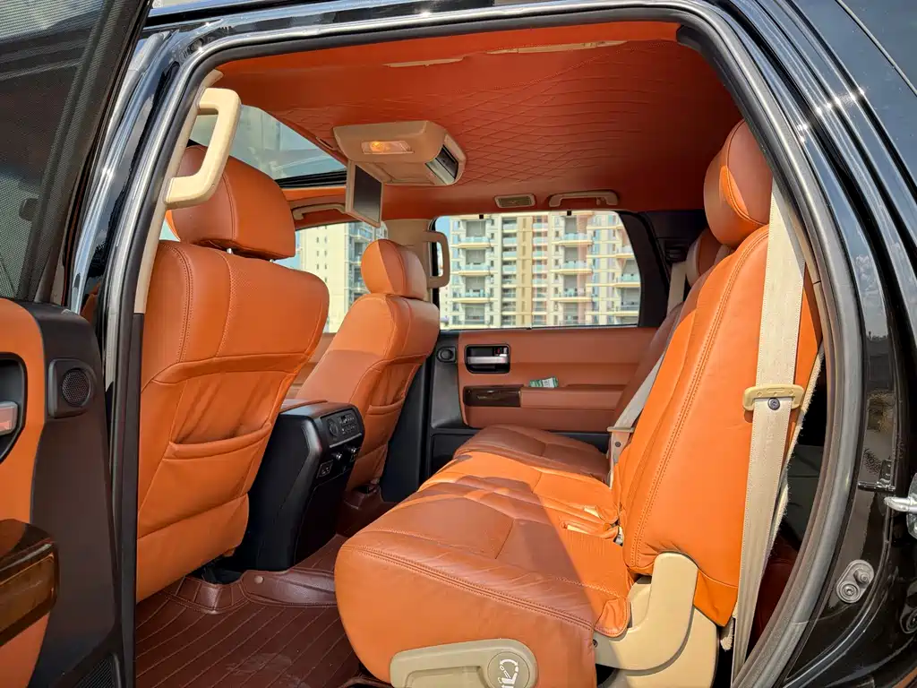 Toyota Sequoia — миниатюра 5
