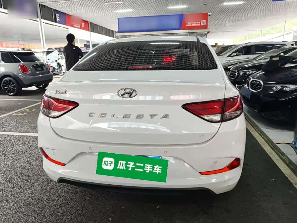 Hyundai Elantra — миниатюра 6