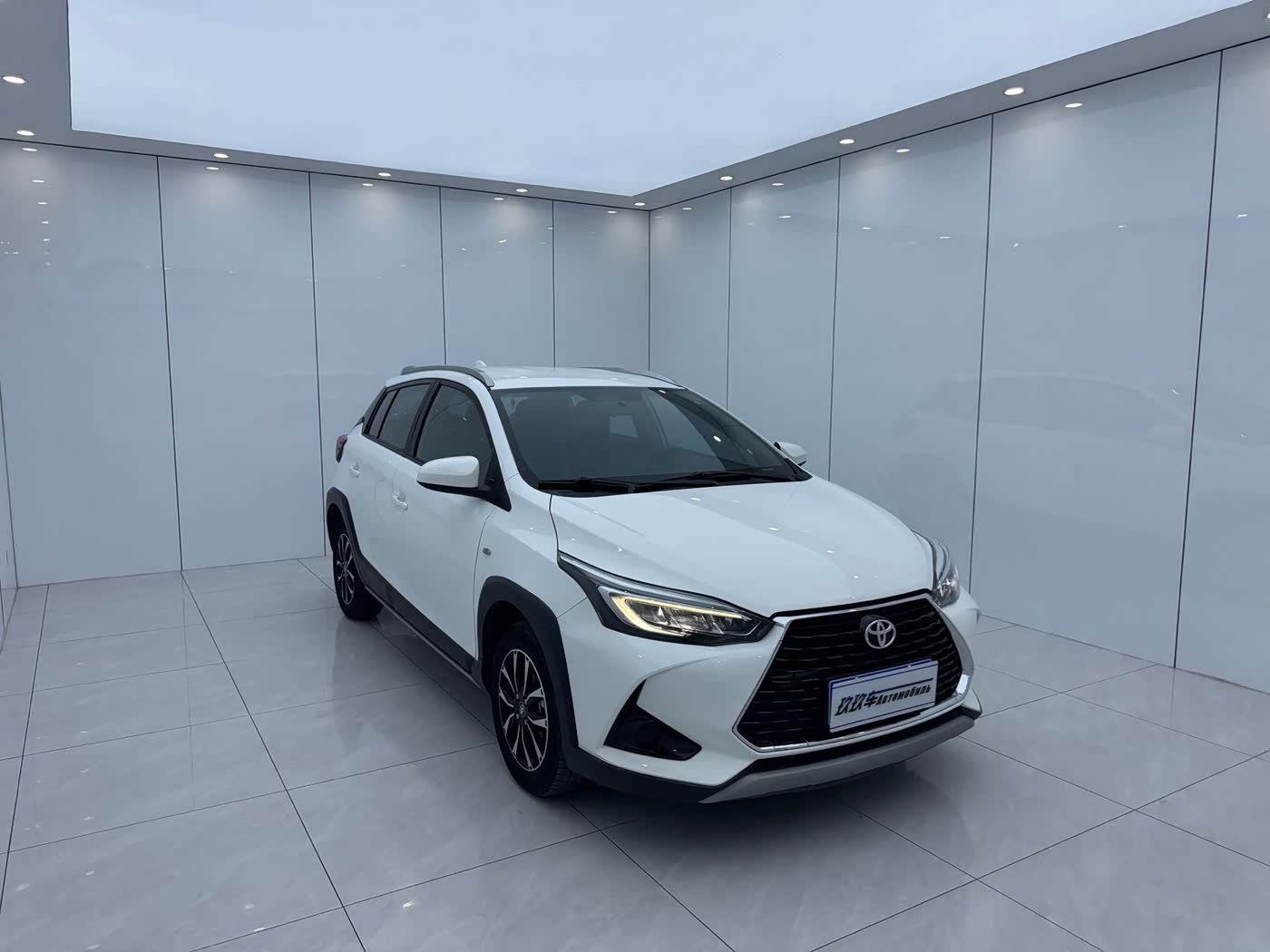 Toyota YARiS L Zhi Xuan 1.5 л 2022 г. Белый, пробег 26000 км