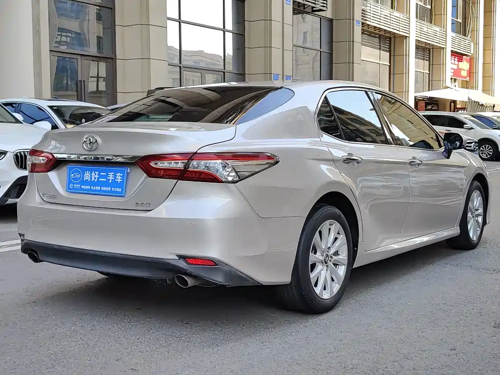 Toyota Camry — миниатюра 6