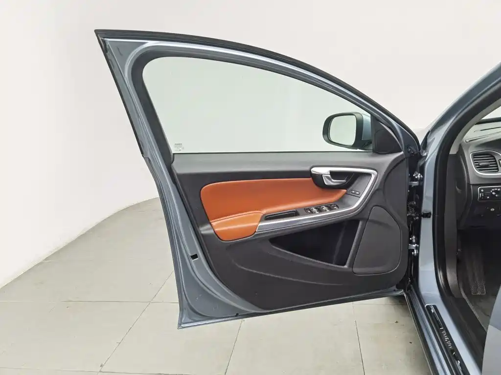 Volvo S60 — миниатюра 8