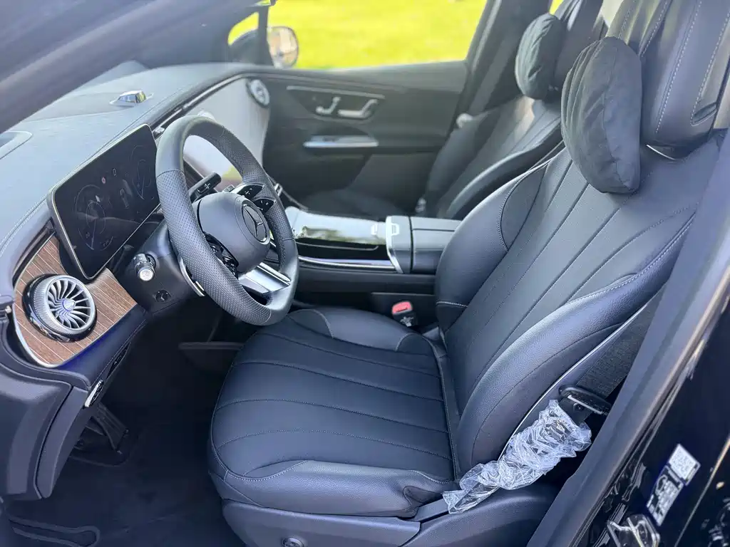 Mercedes-Benz EQE SUV — миниатюра 10