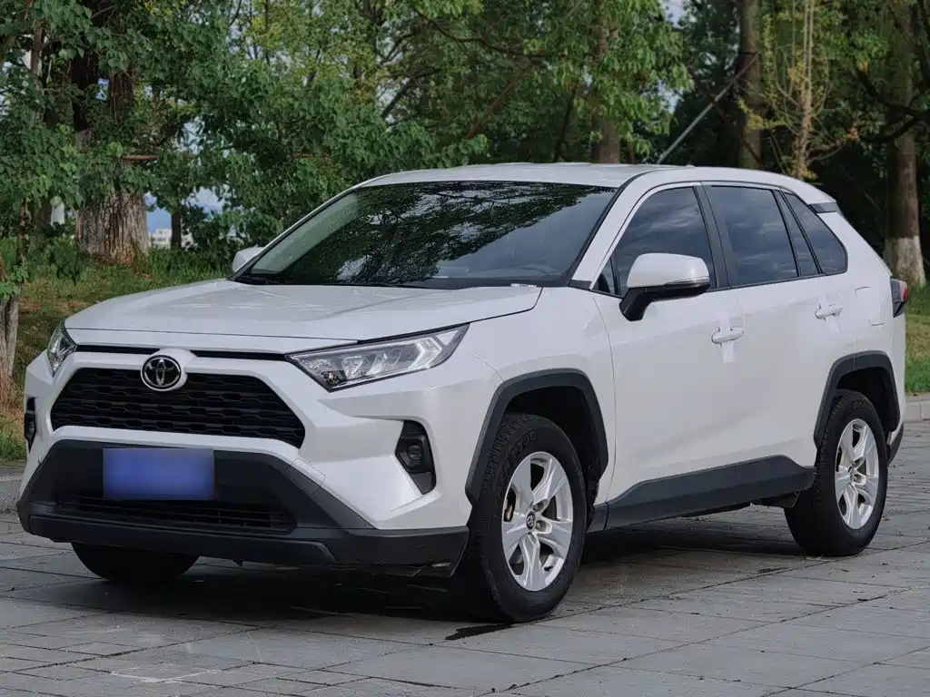 Toyota RAV4 — миниатюра 2