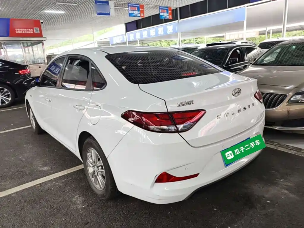 Hyundai Elantra — миниатюра 5