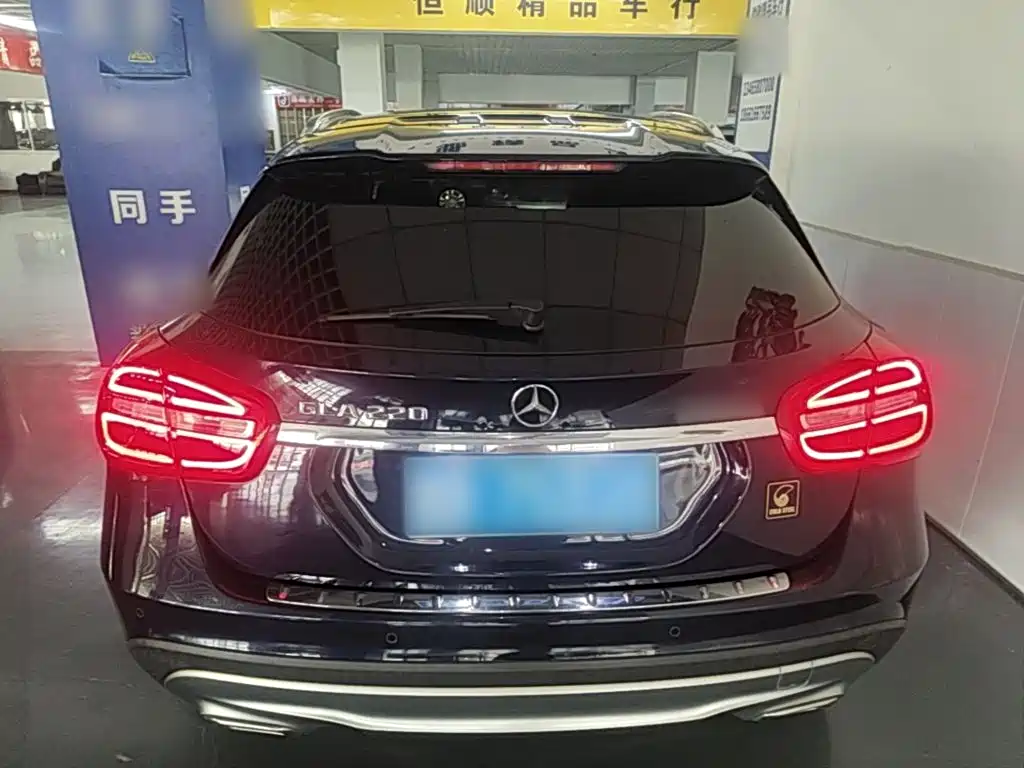Mercedes-Benz GLA 2016 GLA 220 4MATIC Fashion
