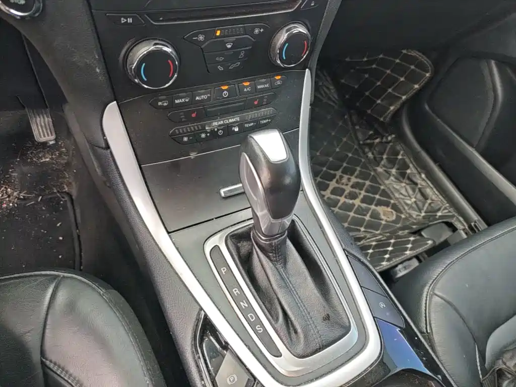 Ford Edge — миниатюра 14