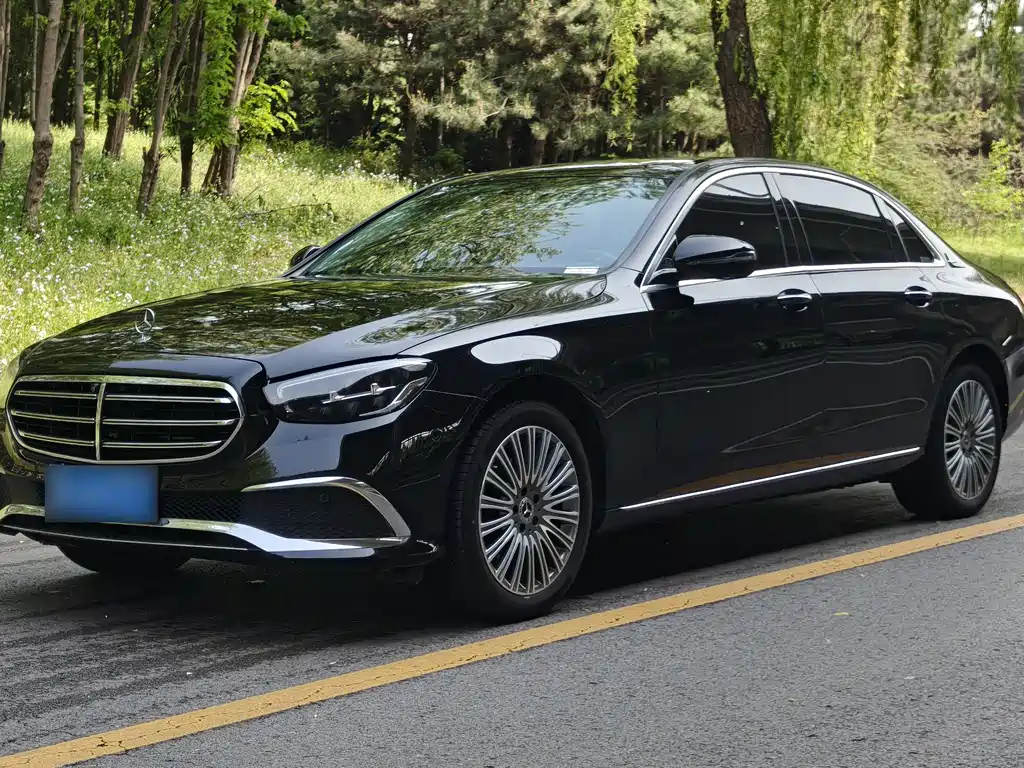 Mercedes-Benz E-Class 2023
