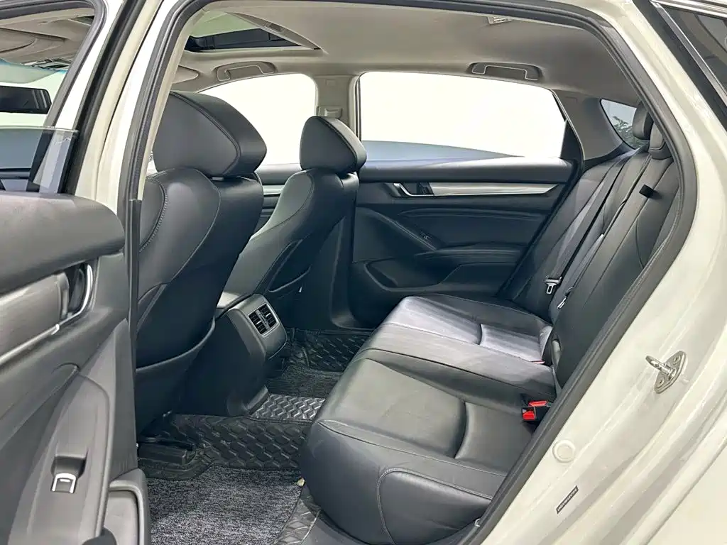 Honda Accord — миниатюра 9