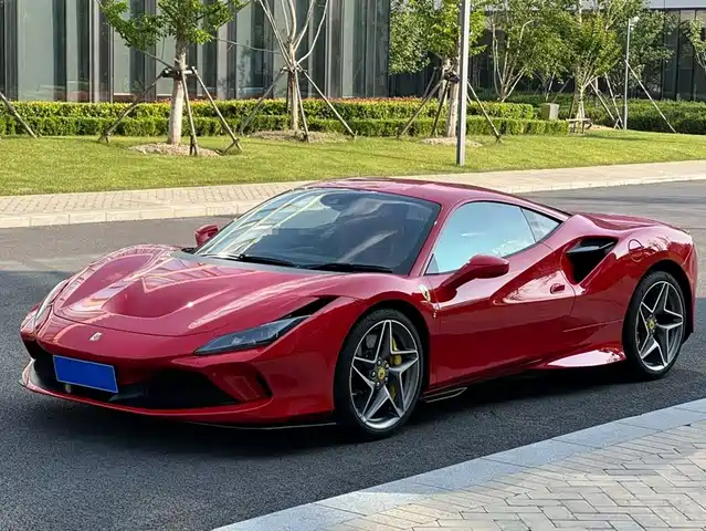 FERRARI F8