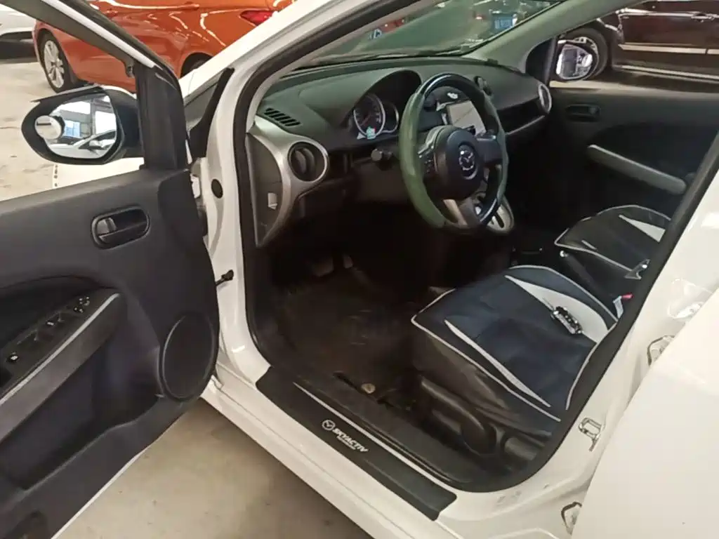 Mazda 2 — миниатюра 16
