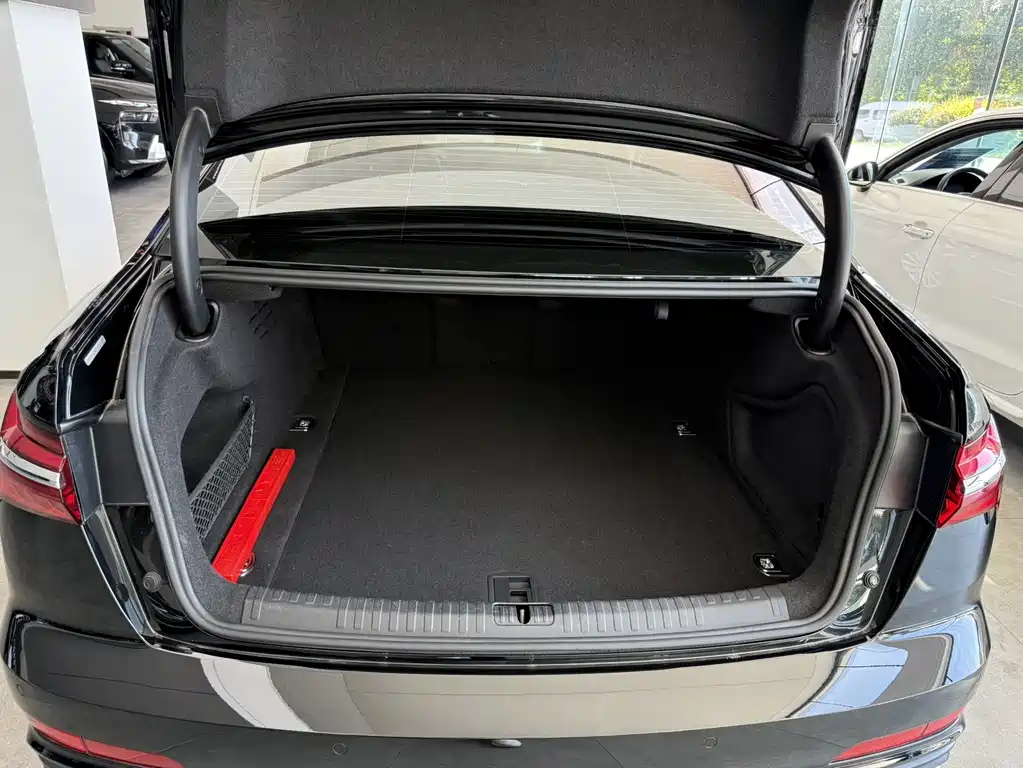 Audi A6L — миниатюра 12