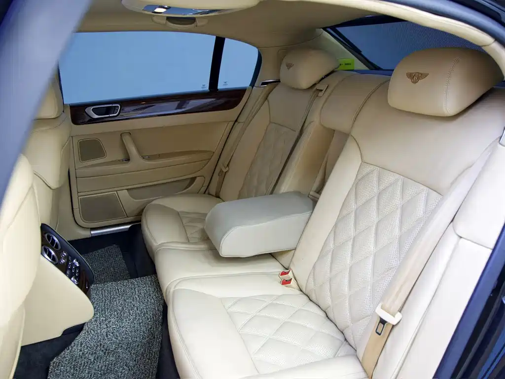 Bentley Flying Spur — миниатюра 16
