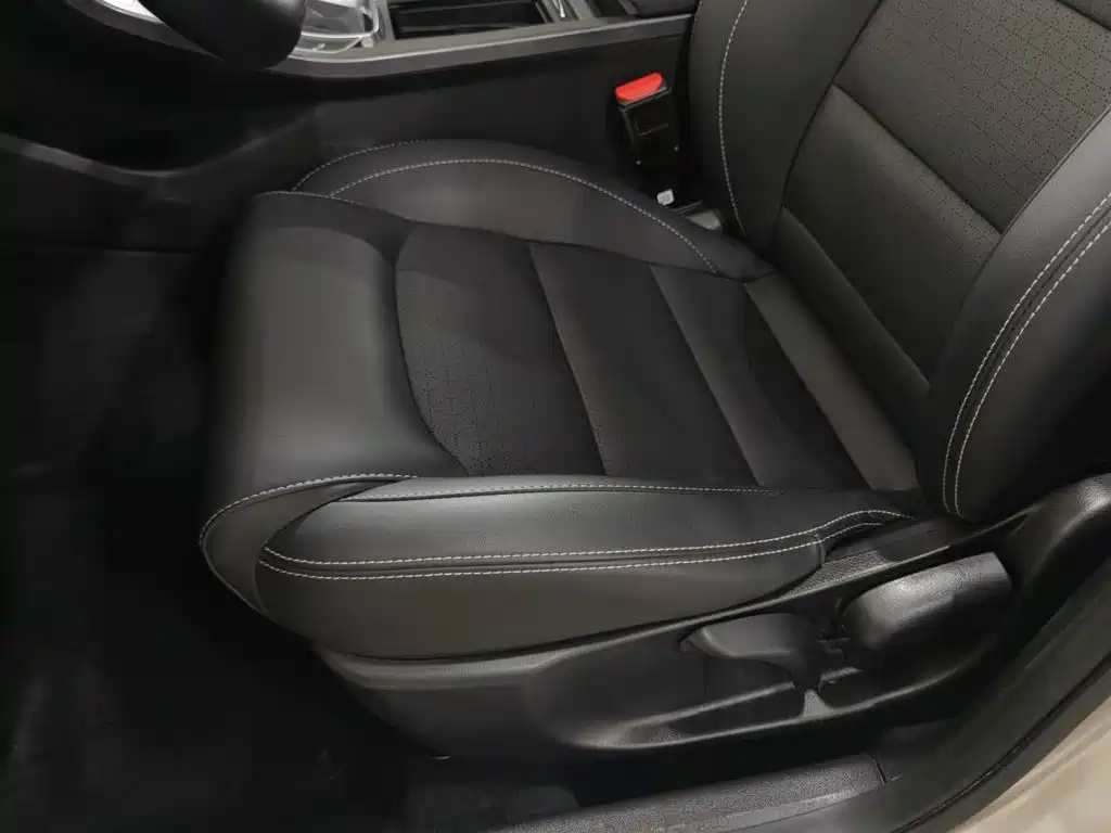 Geely Emgrand — миниатюра 20