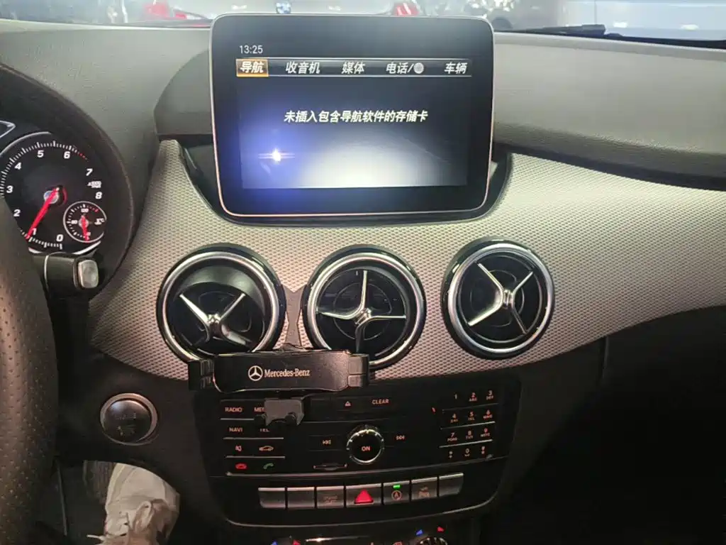 Mercedes-Benz B-Class — миниатюра 13