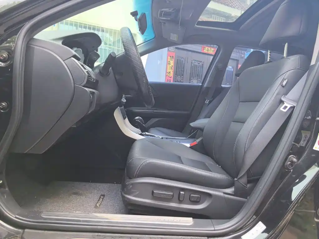 Honda Accord — миниатюра 11