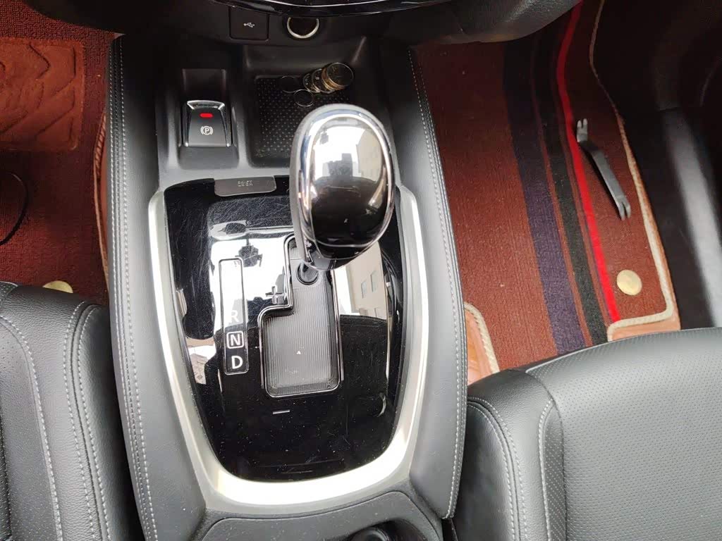 Nissan X-Trail 2.0 л 2023 г. Белый, пробег 11500 км