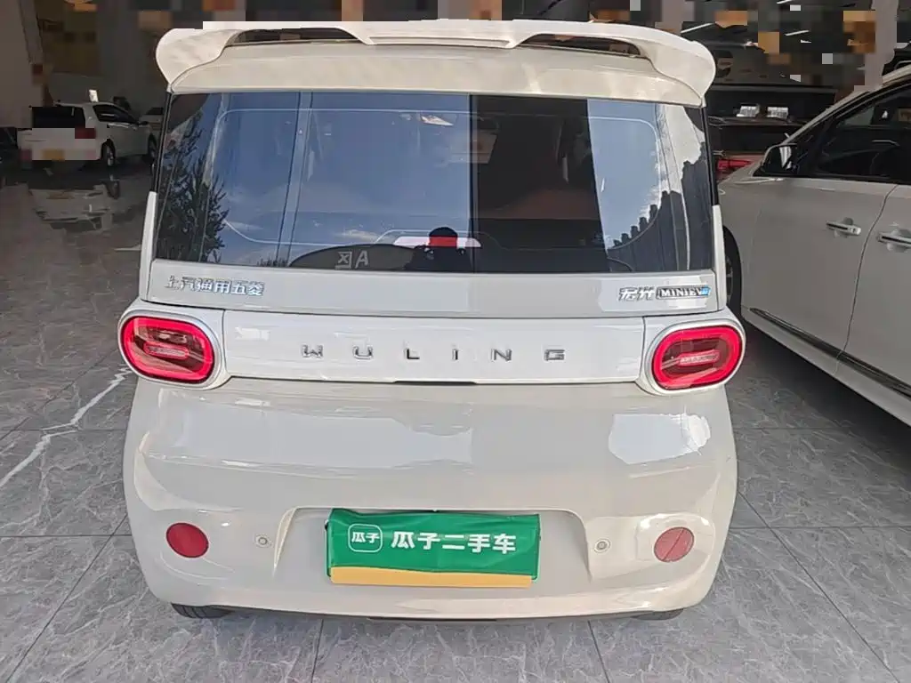 Wuling MINIEV — миниатюра 6