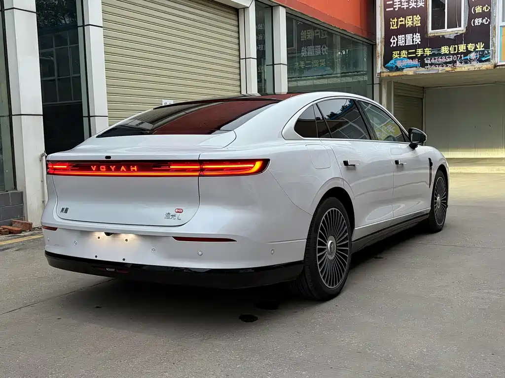 VOYAH Passion L — миниатюра 9