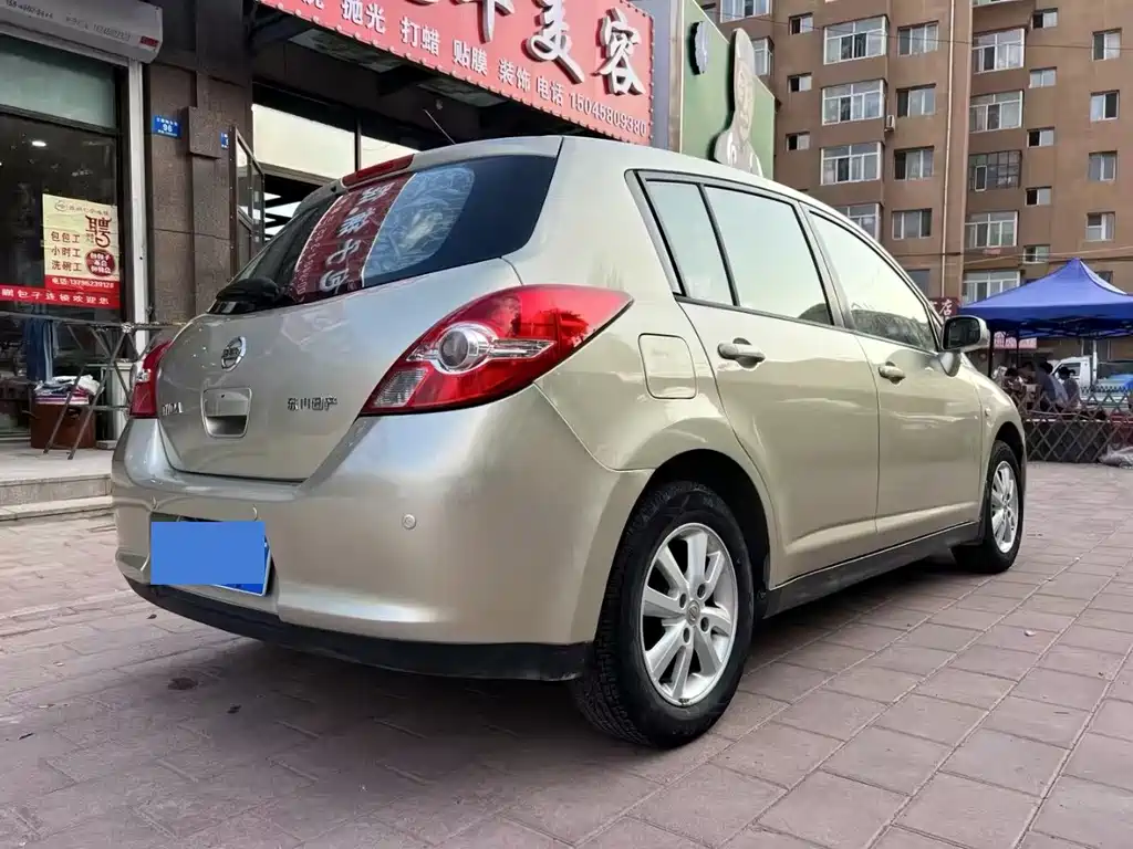 Nissan Tiida — миниатюра 5
