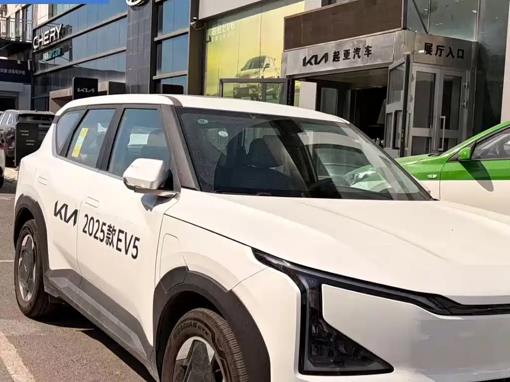 Kia EV5 — миниатюра 2