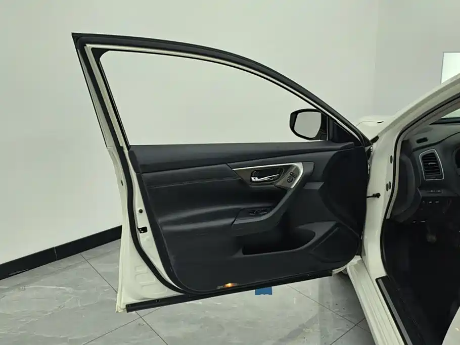 Nissan Teana — миниатюра 7