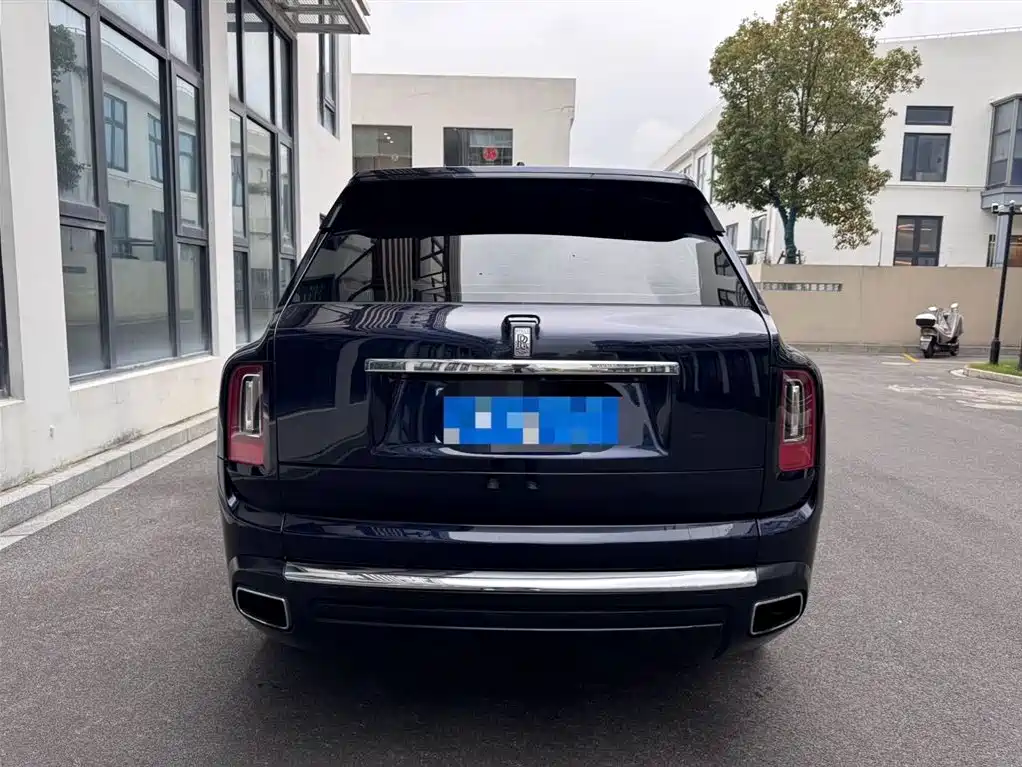 Rolls-Royce Cullinan 2018 мест