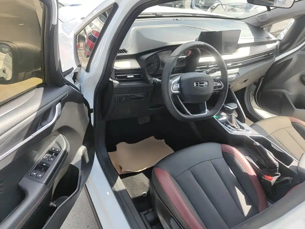 Geely Vision X3 — миниатюра 14