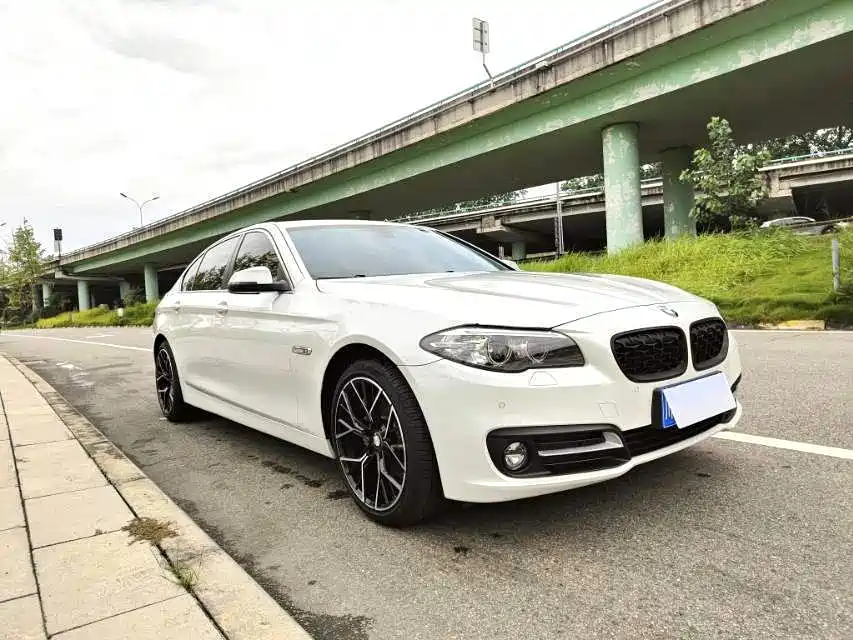 BMW 5 Series — миниатюра 3