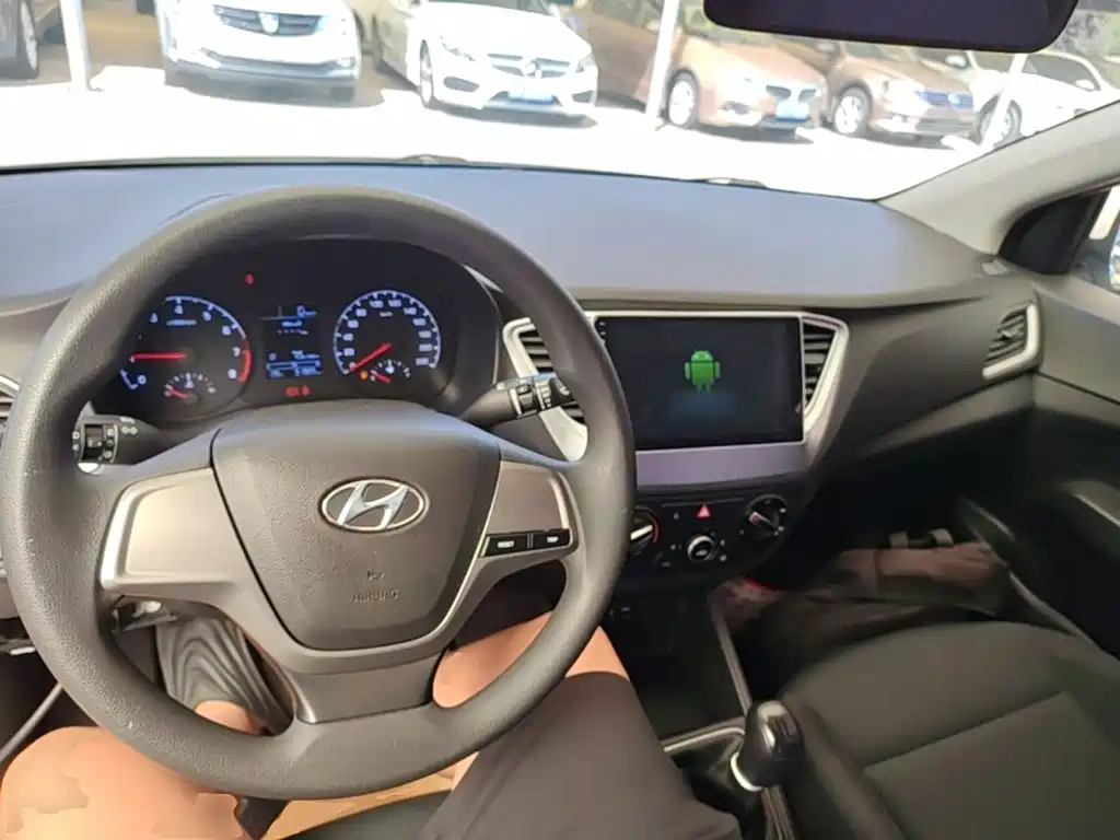 Hyundai Verna — миниатюра 10
