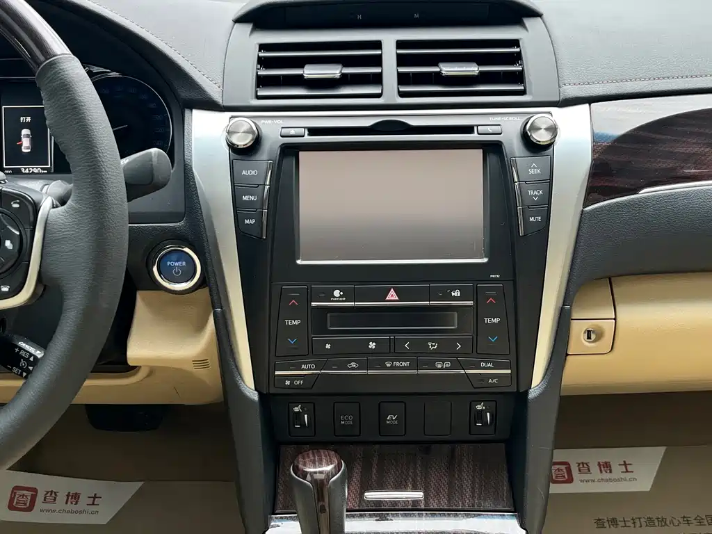Toyota Camry — миниатюра 11