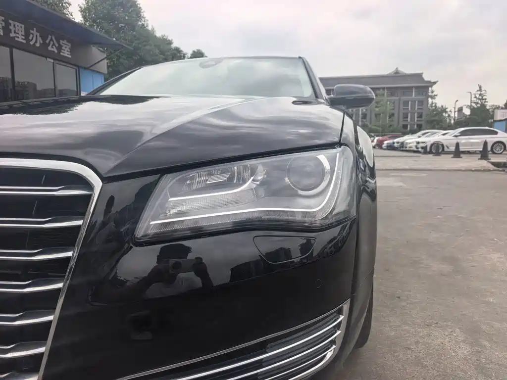 Audi A8 — миниатюра 9