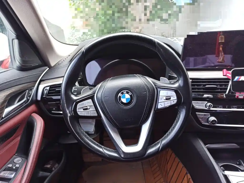 BMW 5 Series — миниатюра 3