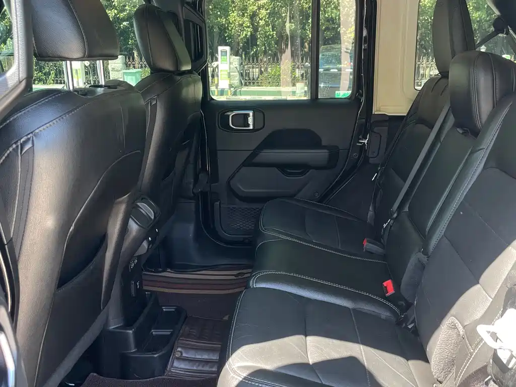 Jeep Wrangler — миниатюра 9