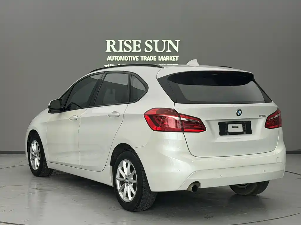 BMW 2 Series Active Tourer — миниатюра 7