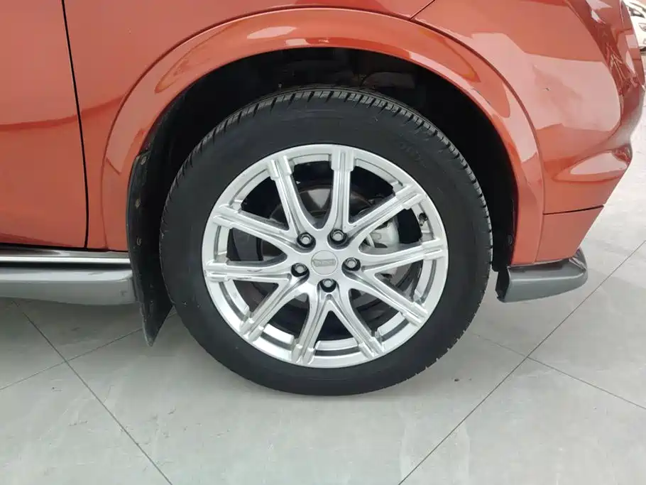 Infiniti ESQ — миниатюра 6