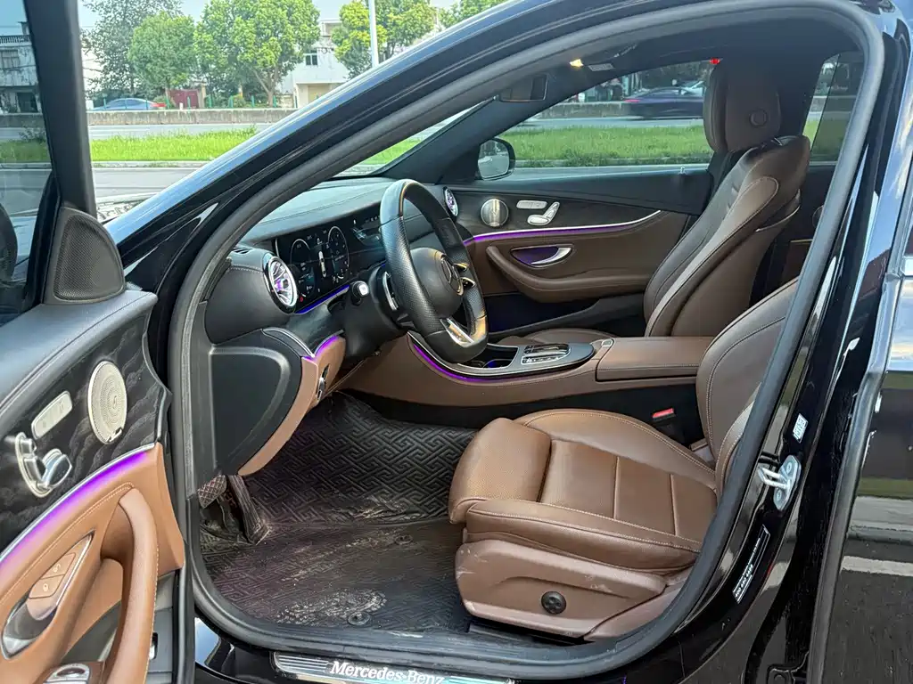Mercedes-Benz E-Class — миниатюра 7
