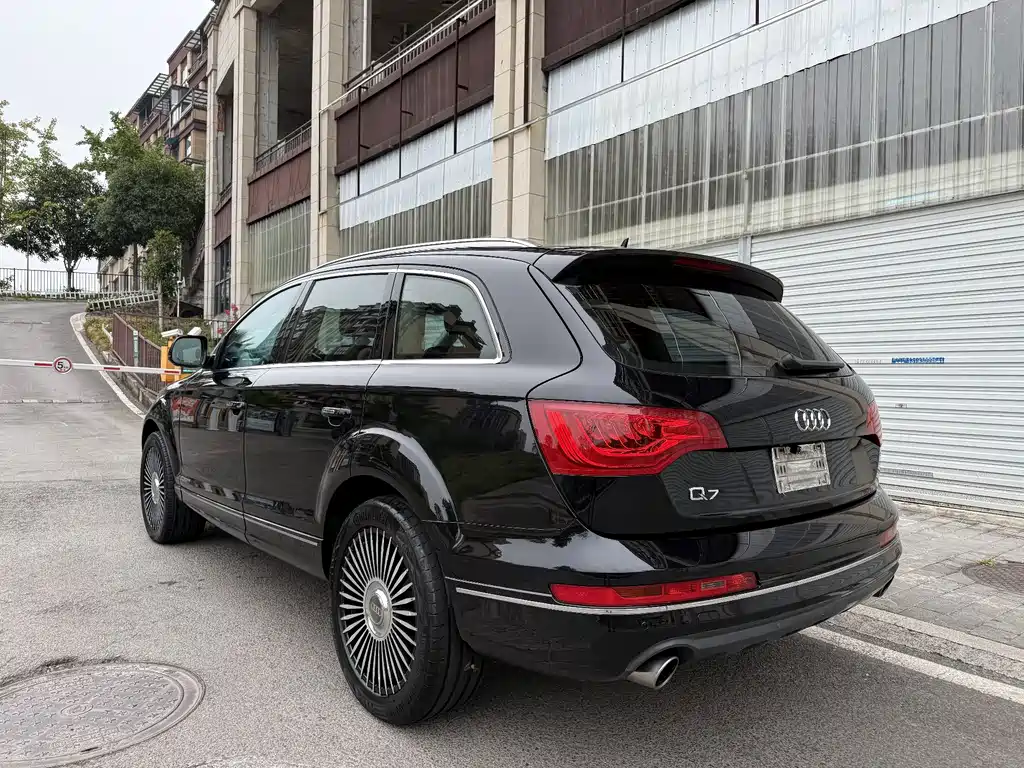 Audi Q7 — миниатюра 5