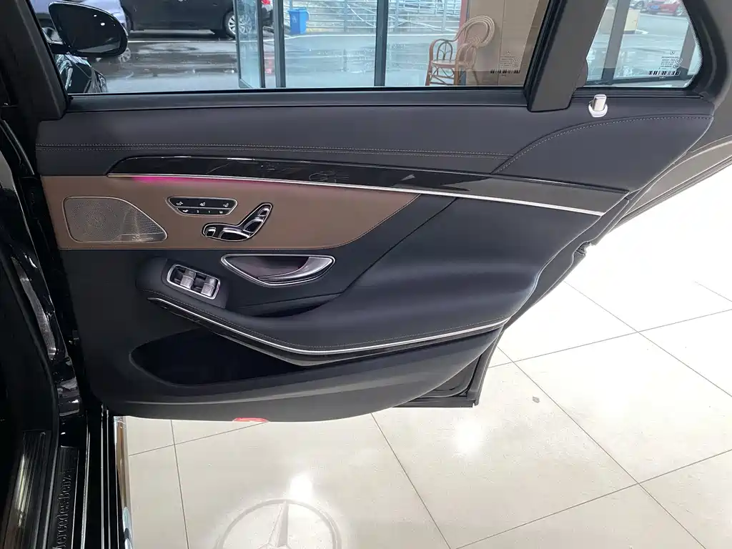 Mercedes-Benz S-Class — миниатюра 16