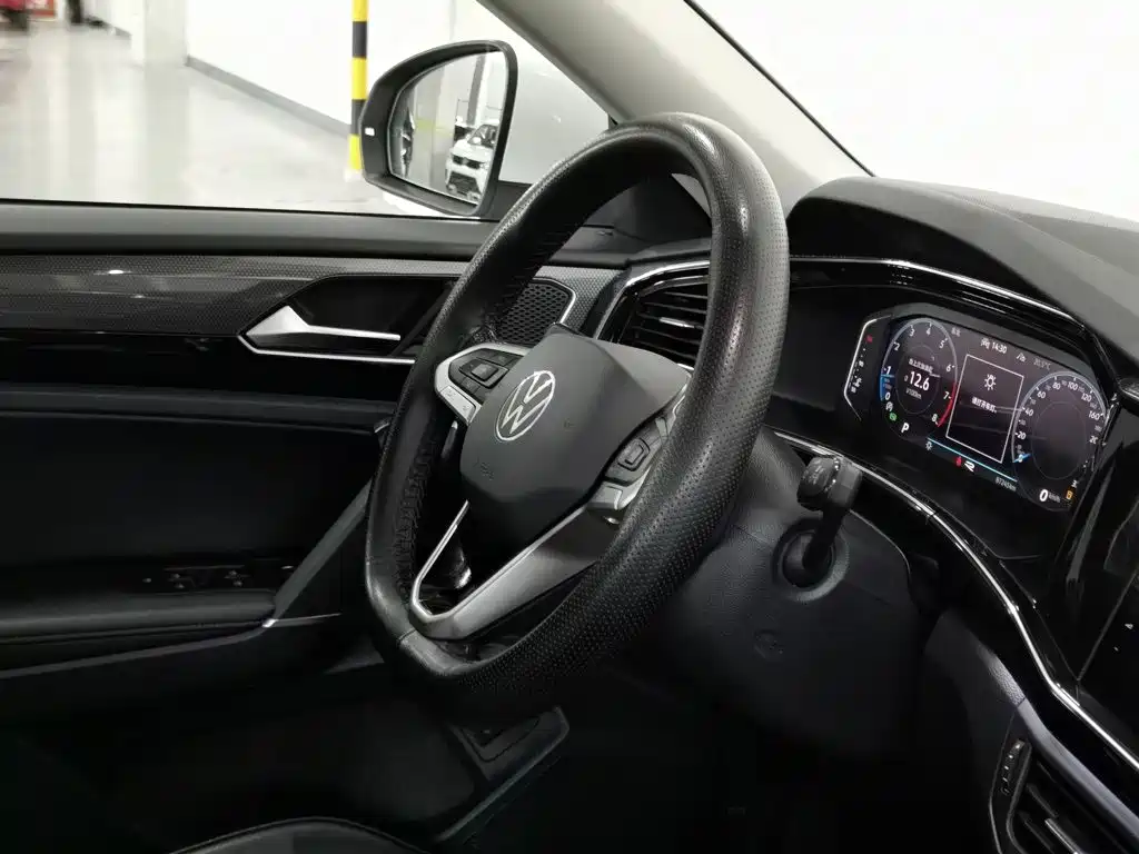 Volkswagen X — миниатюра 22