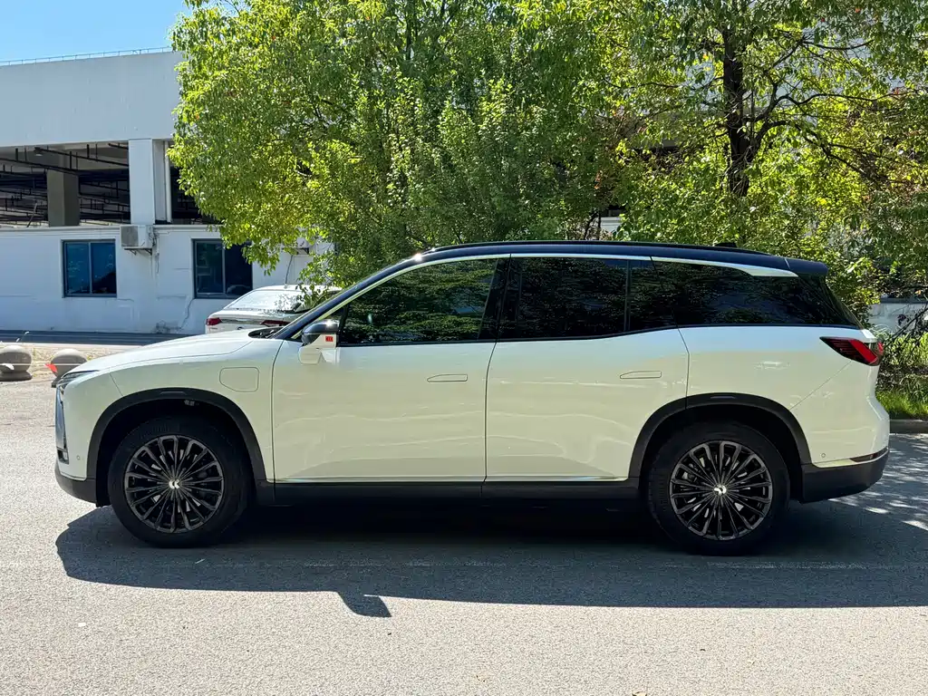 NIO ES8 — миниатюра 22