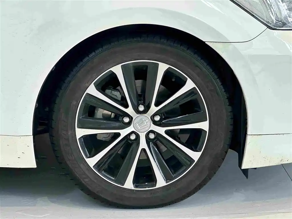 Toyota Crown — миниатюра 8