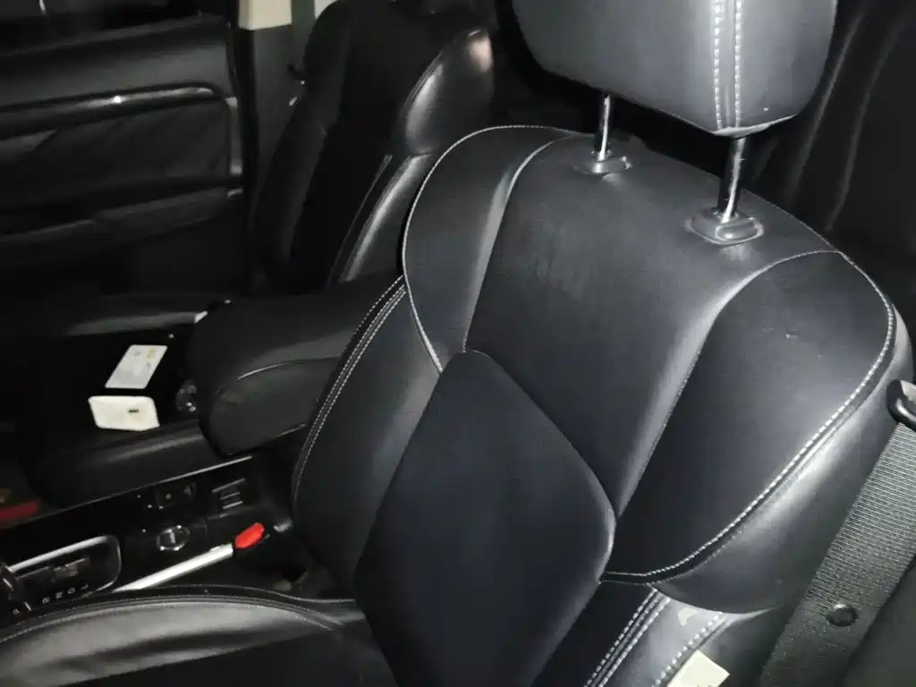 Mitsubishi Outlander — миниатюра 8