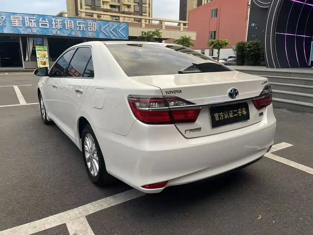 Toyota Camry — миниатюра 5