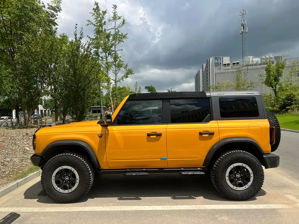 Ford Bronco — миниатюра 7