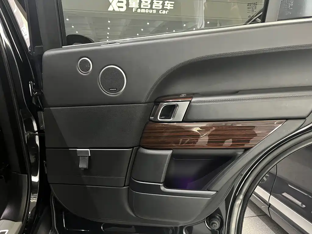 Land Rover Range Rover — миниатюра 9