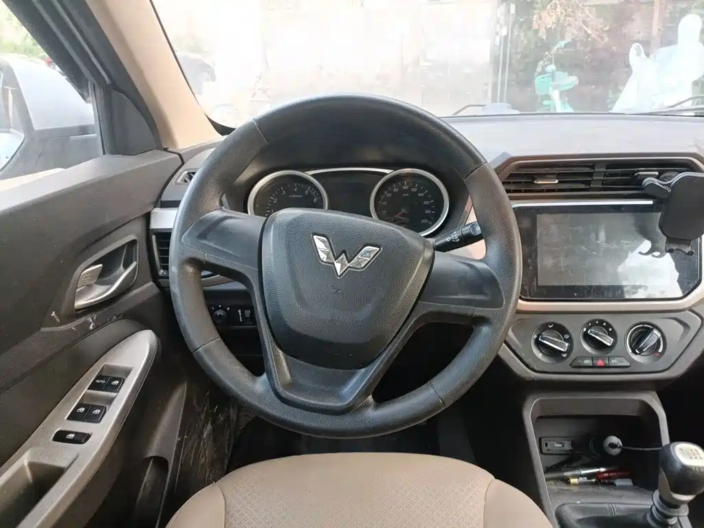 Wuling Hongguang — миниатюра 11