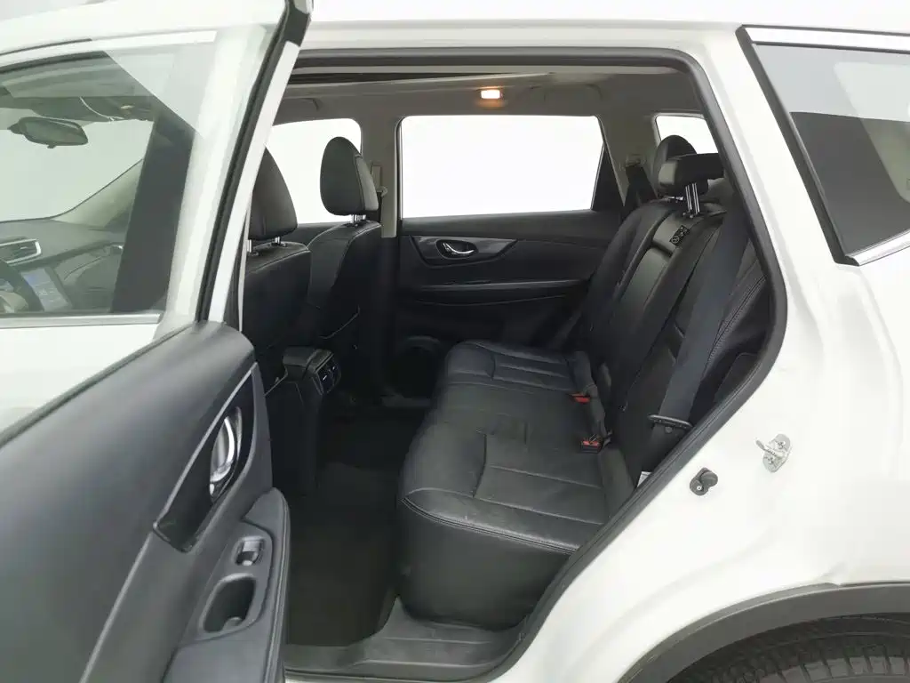 Nissan X-Trail — миниатюра 15