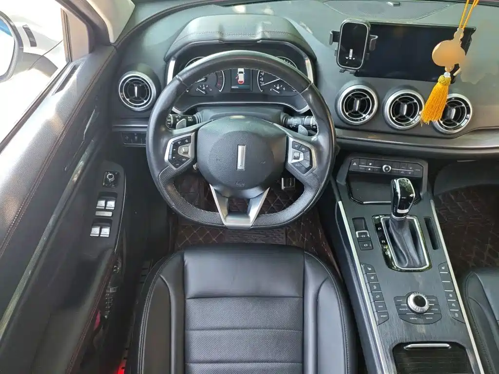 Wey Wey VV5 — миниатюра 11
