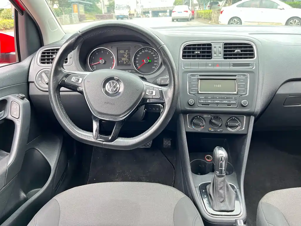 Volkswagen Polo 2016 1.6L AT Comfort